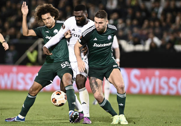 在这个足球 在这个足球