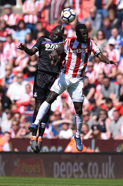 足球赛场上 足球赛场上