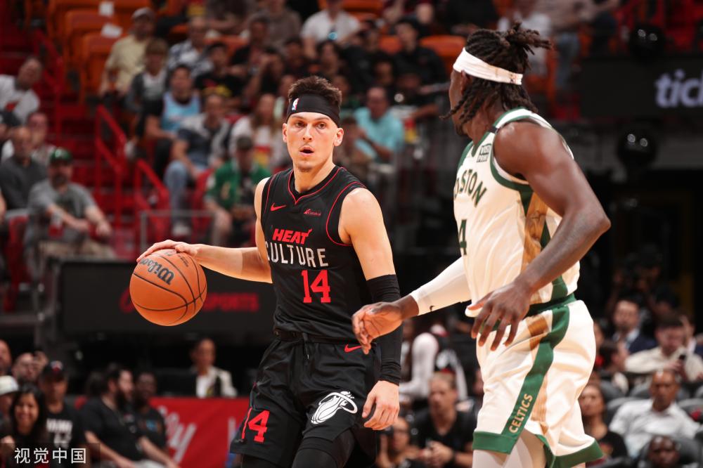 代足球转会 代足球转会