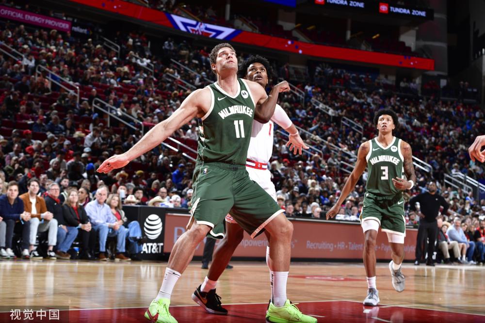 成为全场瞩 成为全场瞩